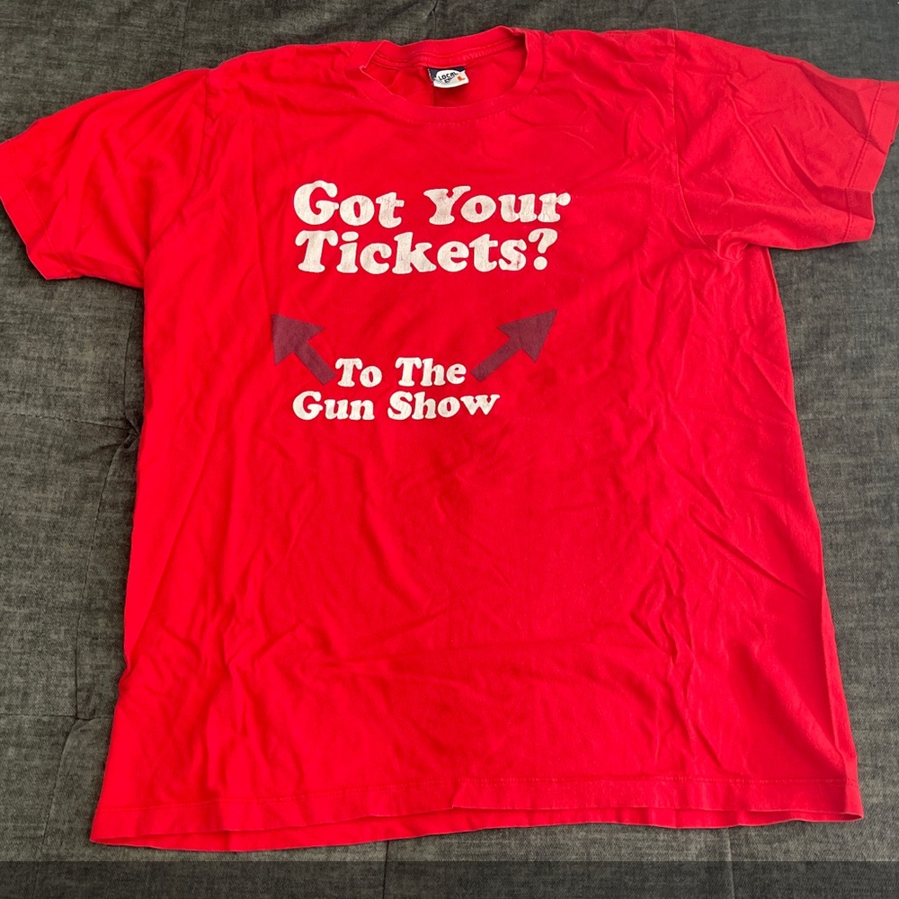 Vintage Local Celebrity 'Gun Show' tee